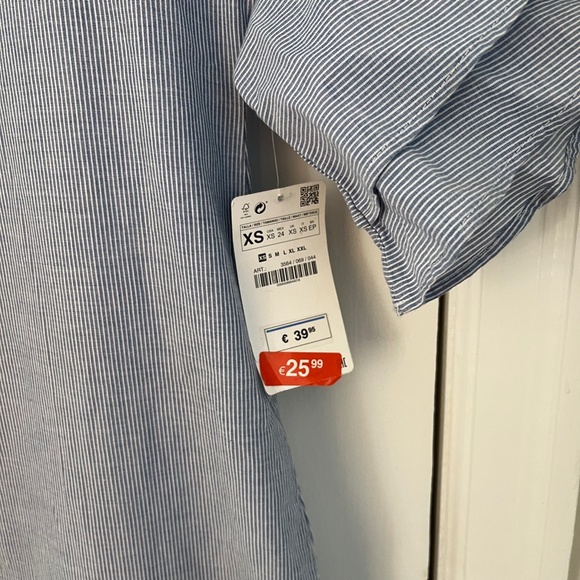 Zara | White/Sky Blue Striped Dress with Frilled Sleeves - Picture 4 of 6